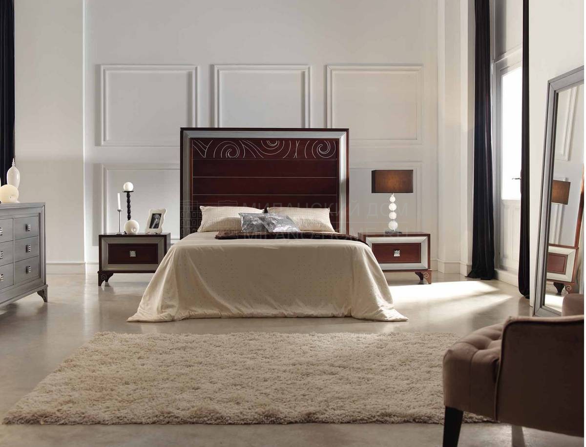 Кровать с деревянным изголовьем Galiano selection/07 bed из Испании фабрики MUGALI