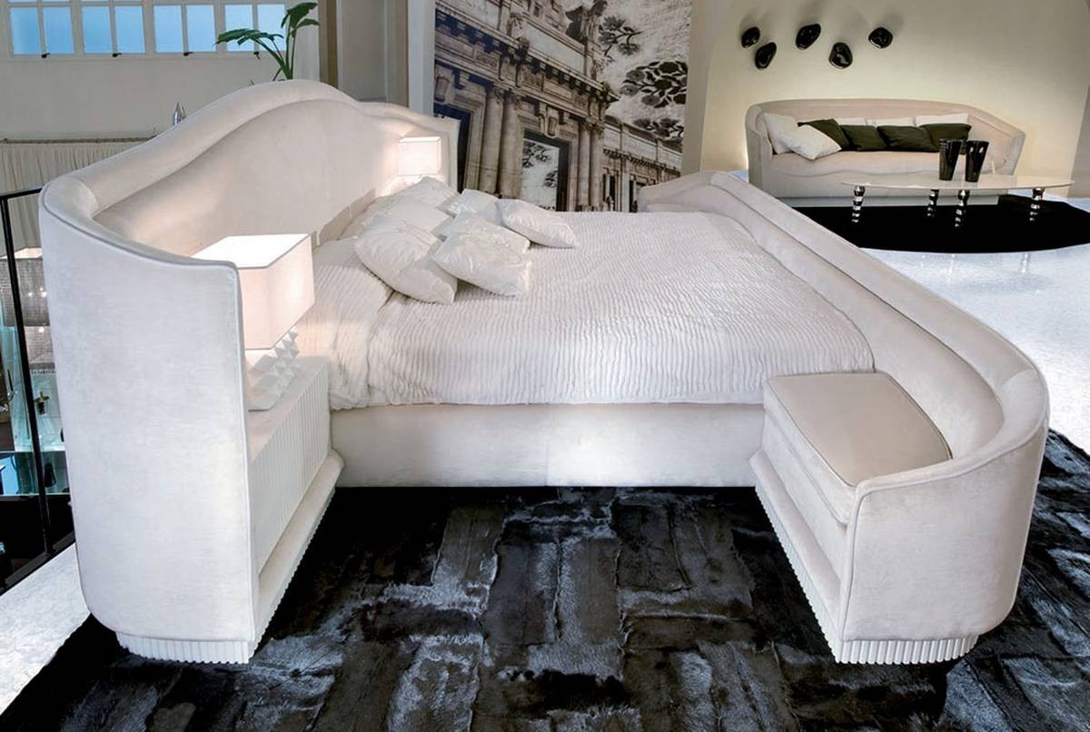 Кровать с мягким изголовьем Satyricon из Италии фабрики IPE CAVALLI VISIONNAIRE