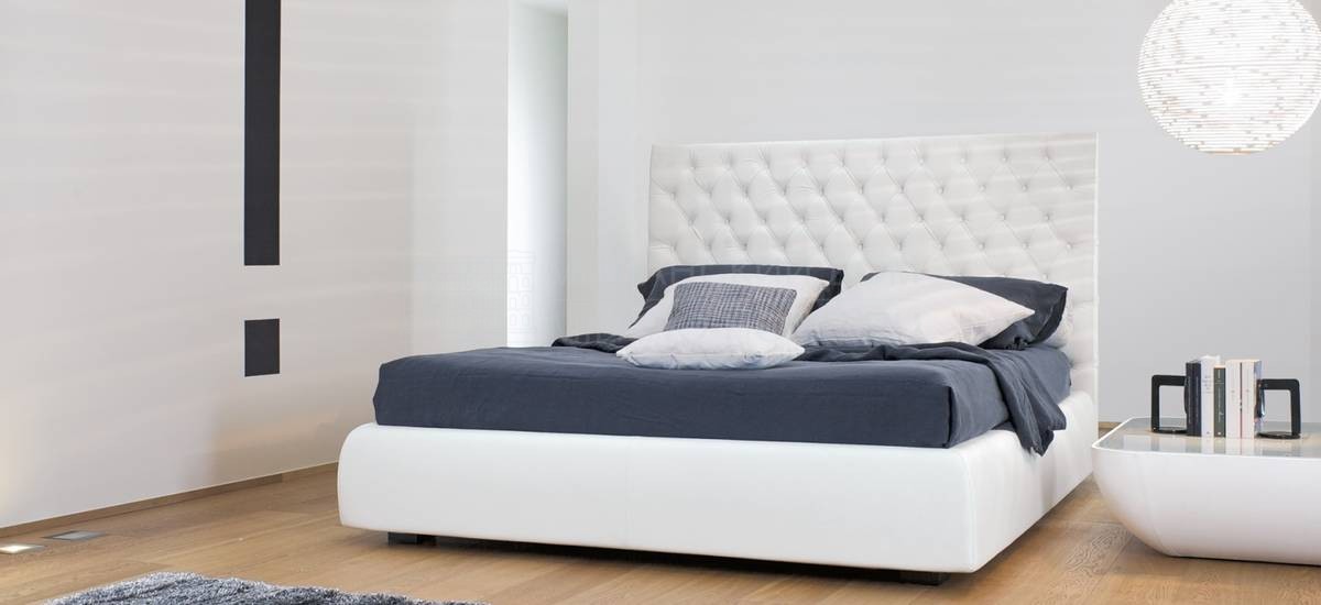 Кровать с мягким изголовьем Buttondream из Италии фабрики BONALDO