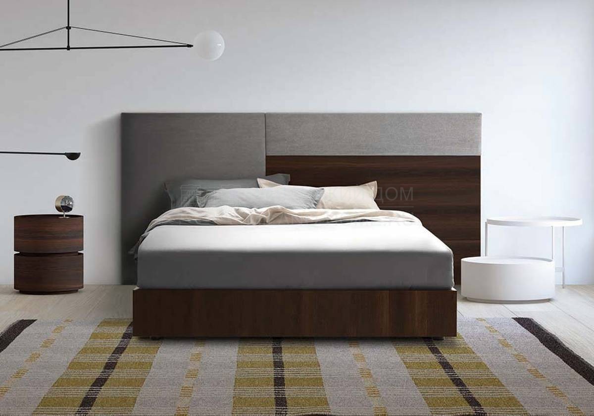 Кровать с деревянным изголовьем Boiserie из Италии фабрики PIANCA