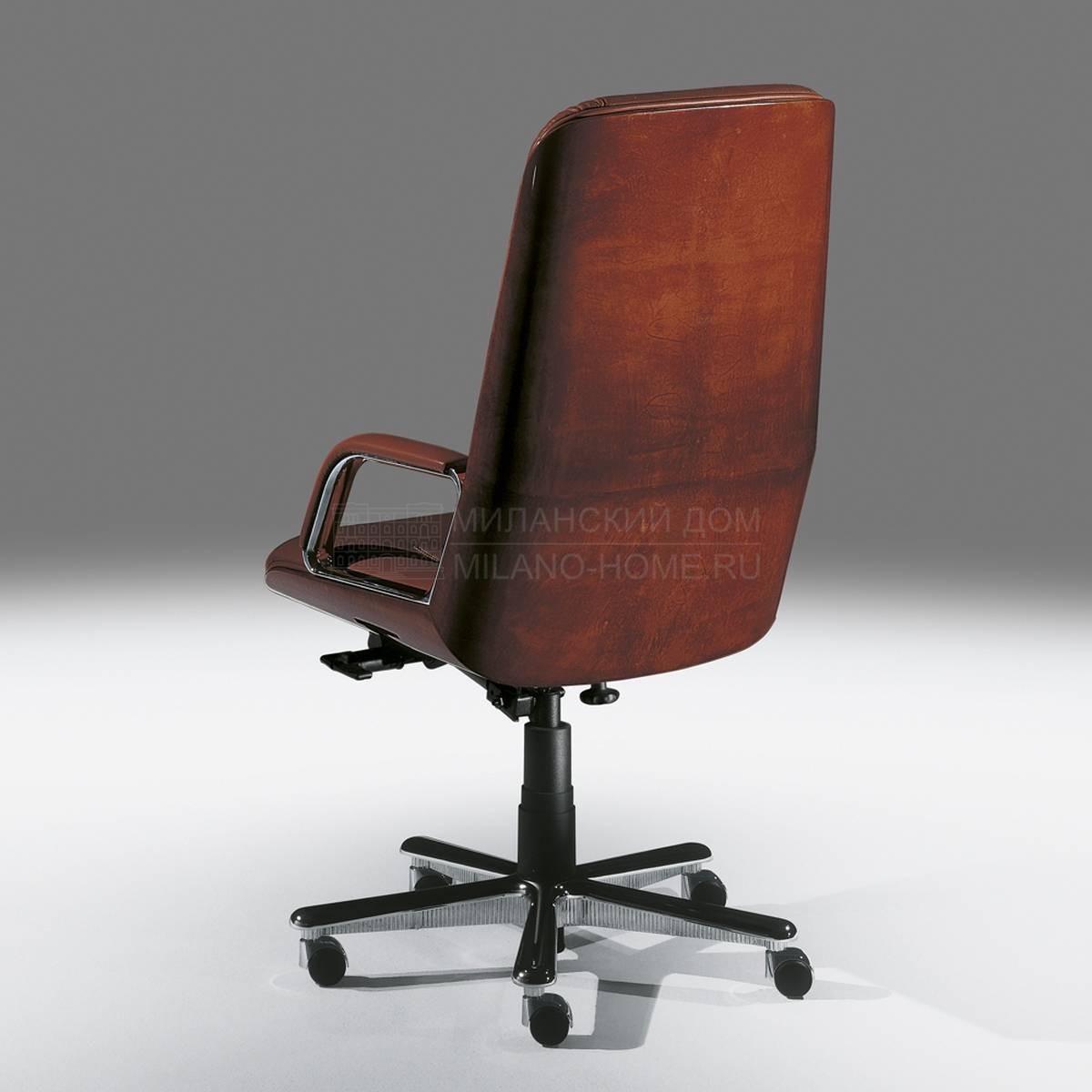 Кожаное кресло 2617 из Италии фабрики TURA