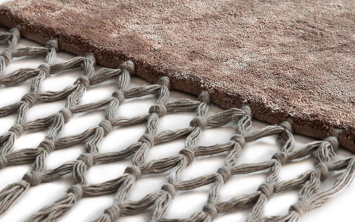 Ковер Fringes carpet: dusty+pink, green+brown, azure+blue, grey+onion, pearl+grey, wood+sand из Италии фабрики BAXTER