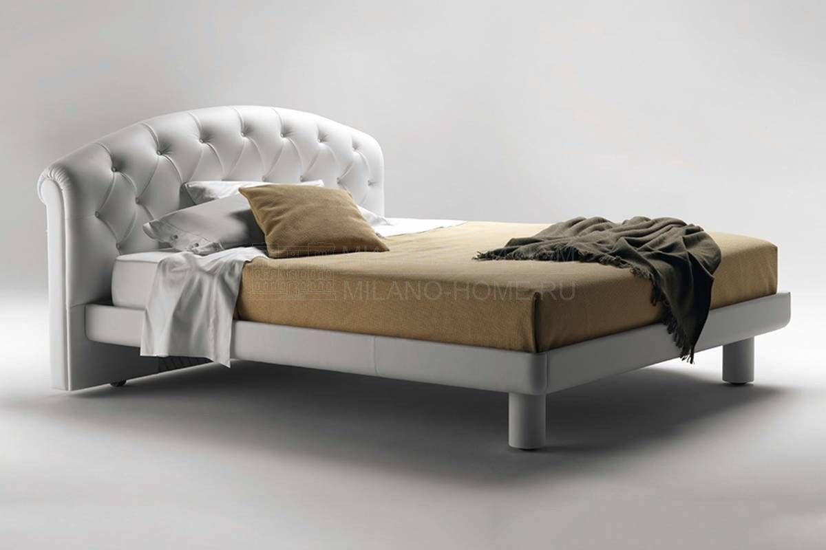 Кровать с мягким изголовьем I Rondo Sei из Италии фабрики POLTRONA FRAU