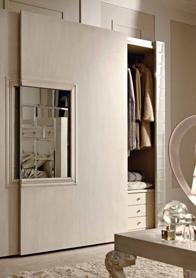 Платяной шкаф 2045 из Италии фабрики DOLFI