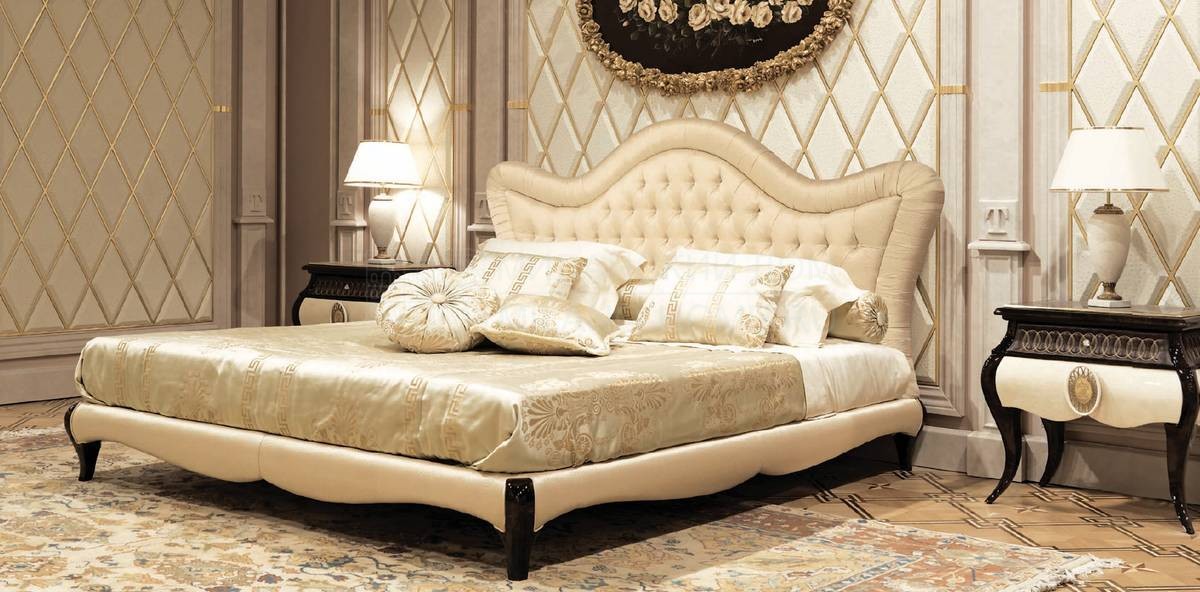Кровать с мягким изголовьем Versailles/TC039K из Италии фабрики TURRI