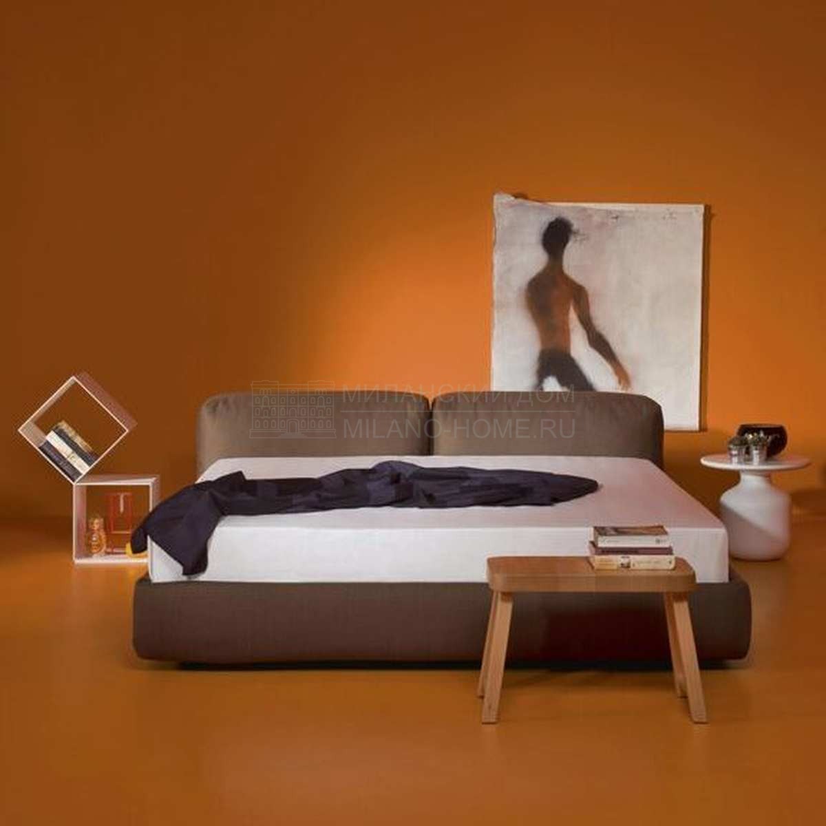 Кровать с мягким изголовьем Superoblong/ bed из Италии фабрики CAPPELLINI