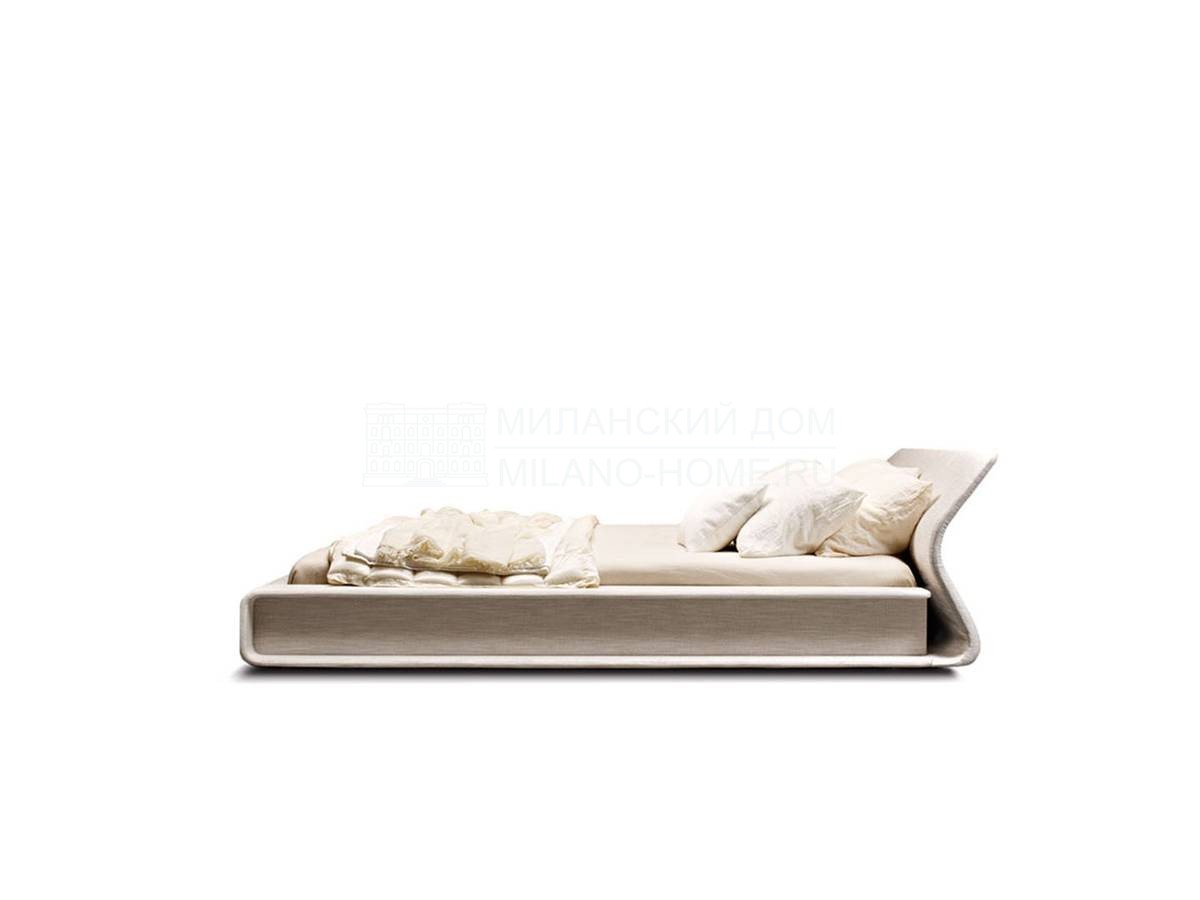 Кровать с мягким изголовьем Clip/bed из Италии фабрики MOLTENI