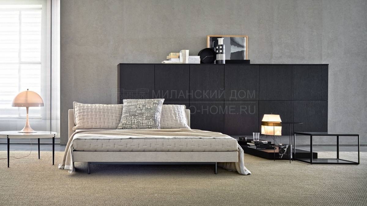 Кровать с мягким изголовьем Oz / bed-sofa из Италии фабрики MOLTENI