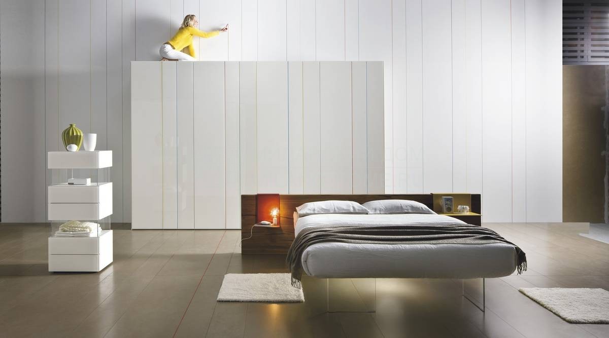 Кровать с деревянным изголовьем Air / bed-Wildwood из Италии фабрики LAGO