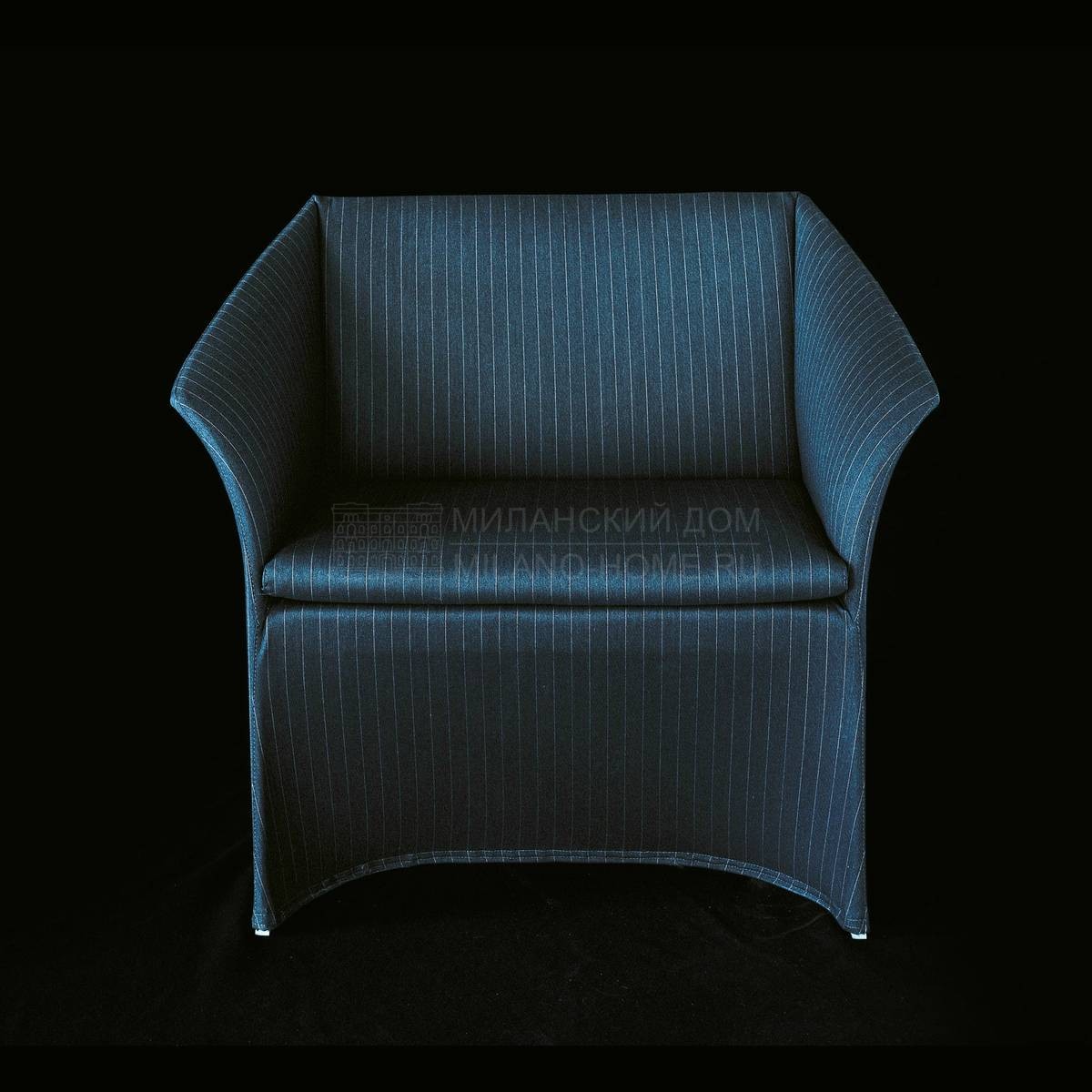 Кресло Opera armchair из Италии фабрики LIVING DIVANI
