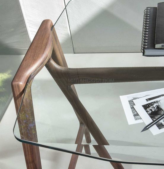 Письменный стол Academy из Италии фабрики PORADA