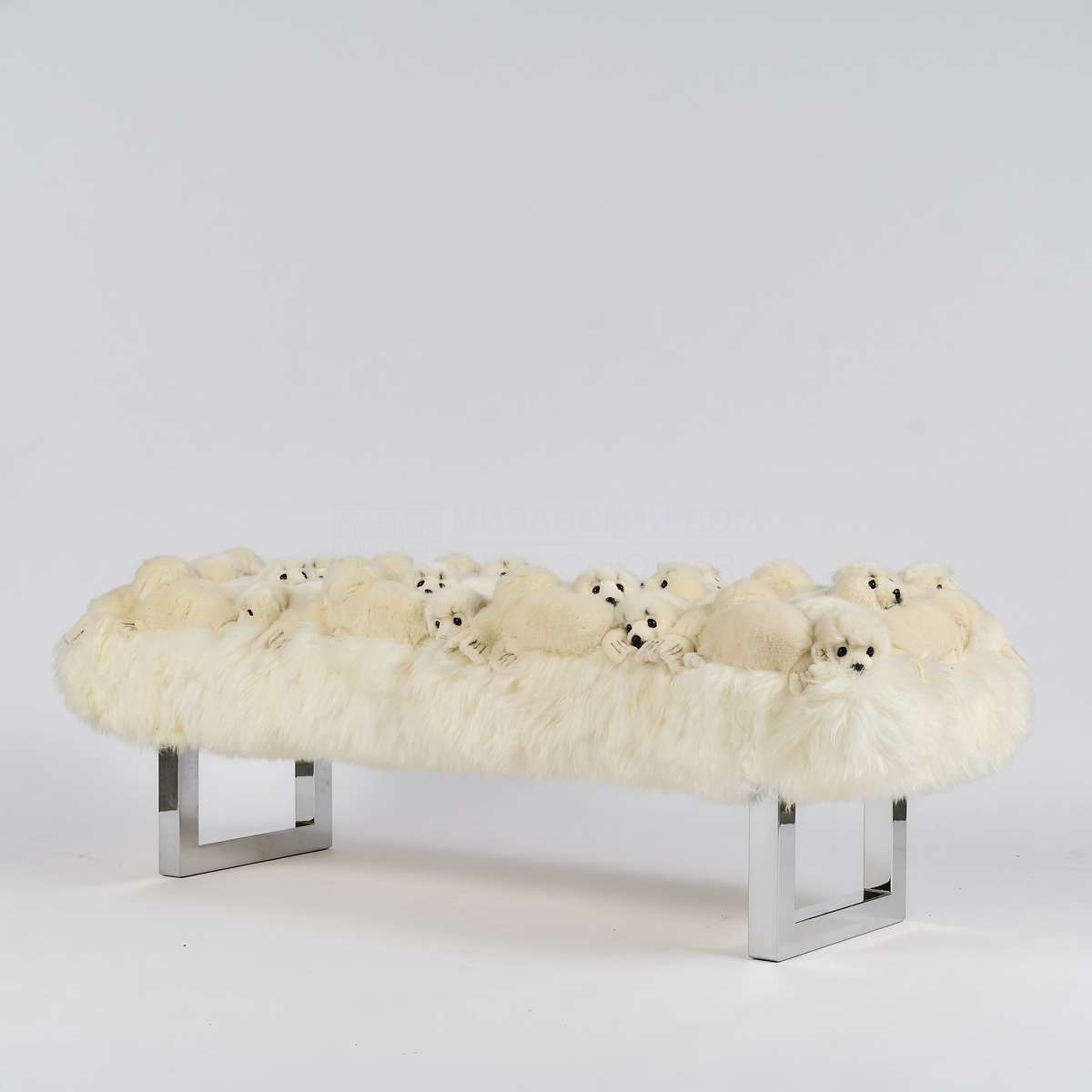 Банкетка или Пуф Snow Seal bench из Бельгии фабрики AP COLLECTION