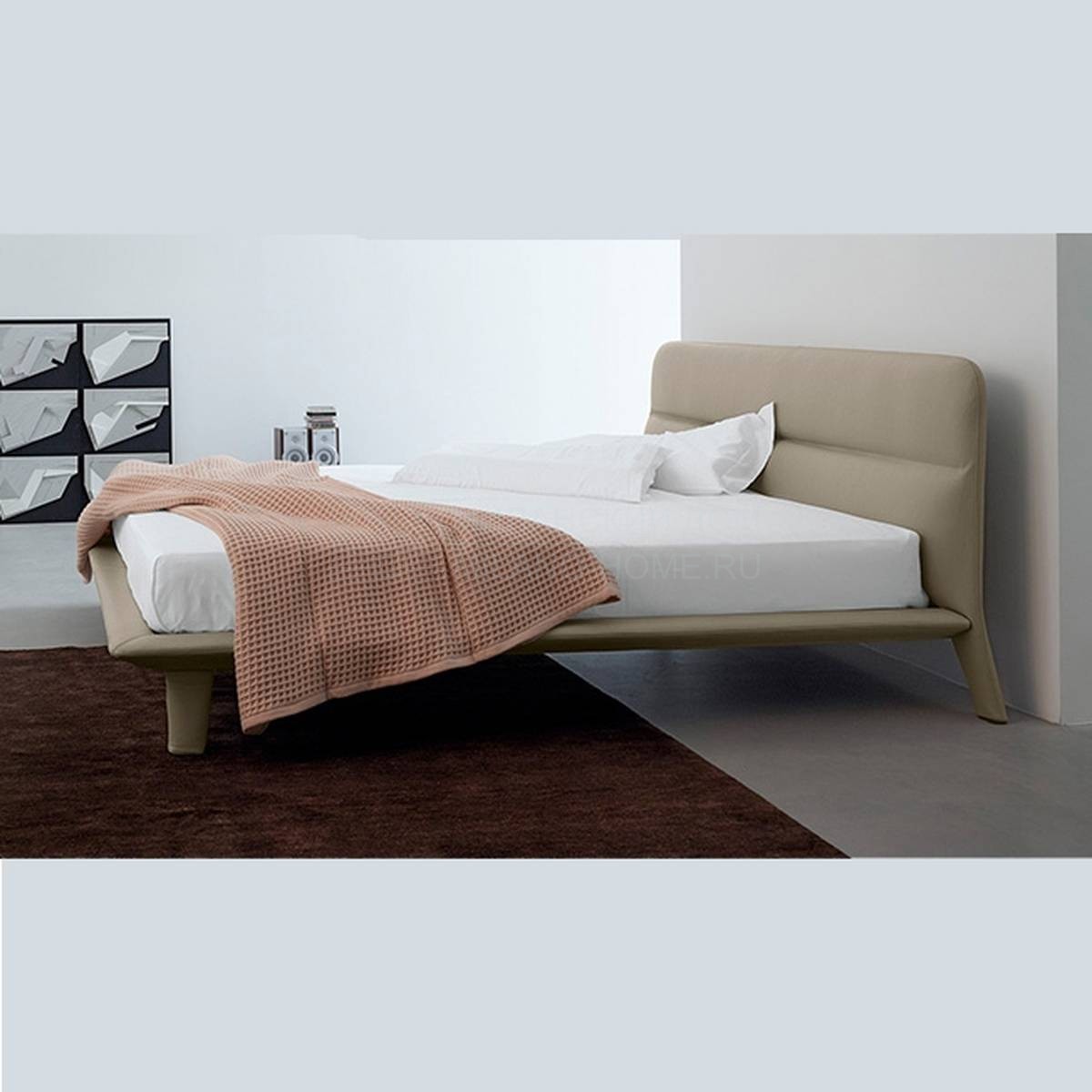 Кровать с мягким изголовьем Amos/ bed из Италии фабрики NUBE