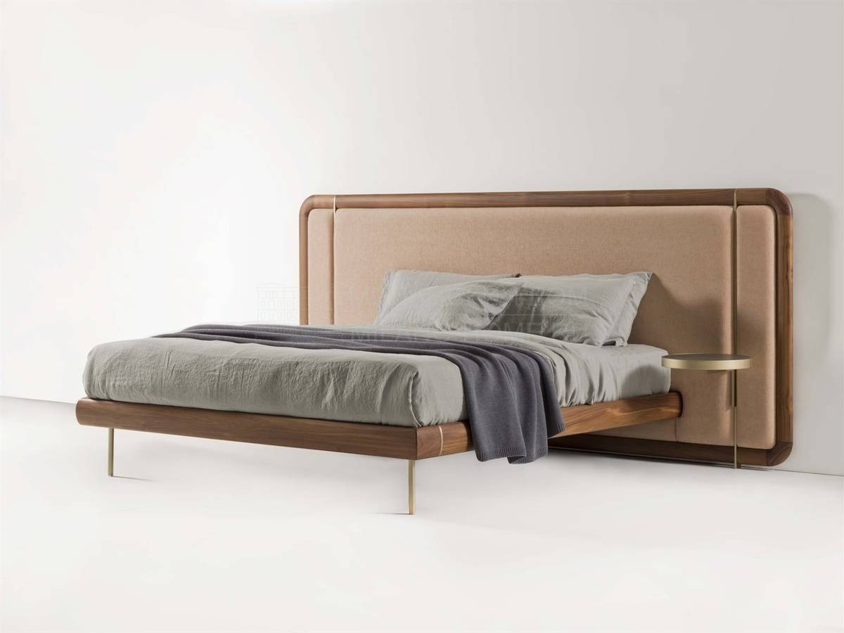 Кровать с мягким изголовьем Killian bed из Италии фабрики PORADA