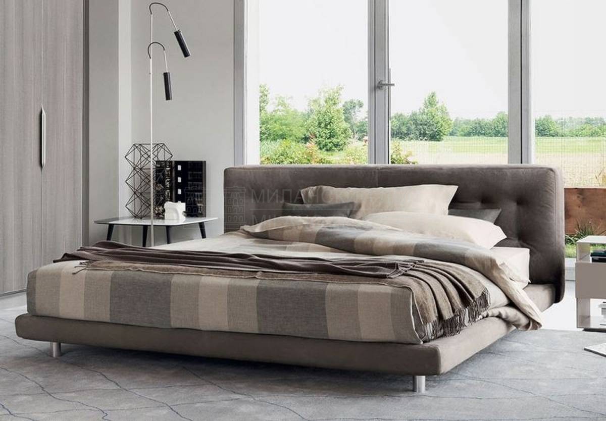 Кровать с мягким изголовьем Doze LEND из Италии фабрики FLOU