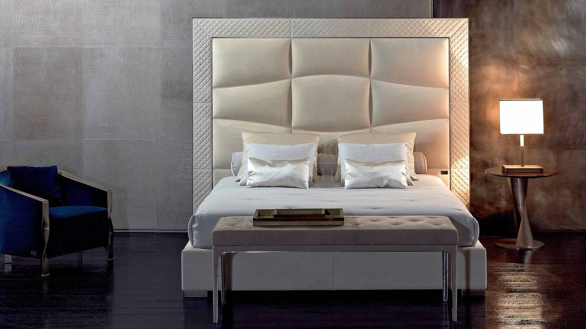 Кровать с мягким изголовьем Onda bed из Италии фабрики RUGIANO