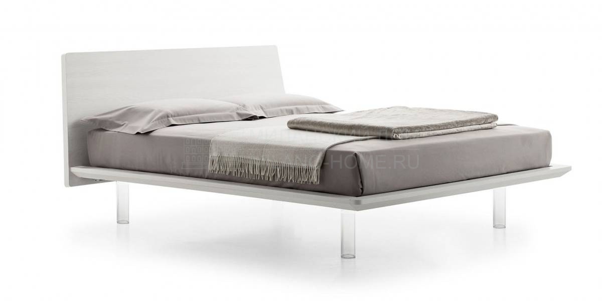Кровать с деревянным изголовьем Arche/bed из Италии фабрики ORME