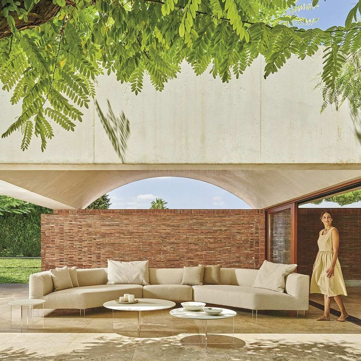 Полукруглый диван Belt air modular sofa из Италии фабрики VARASCHIN