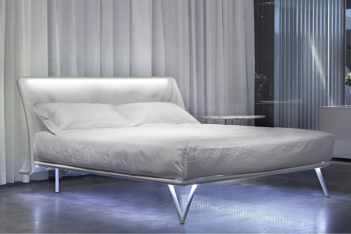 Двуспальная кровать Essentia LEEL LEES из Италии фабрики FLOU