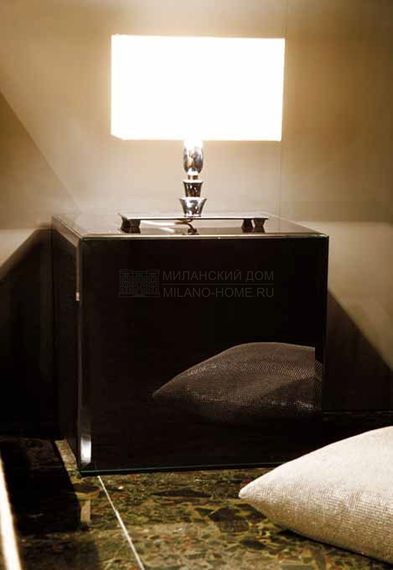 Тумбочка Midnight из Италии фабрики IPE CAVALLI VISIONNAIRE
