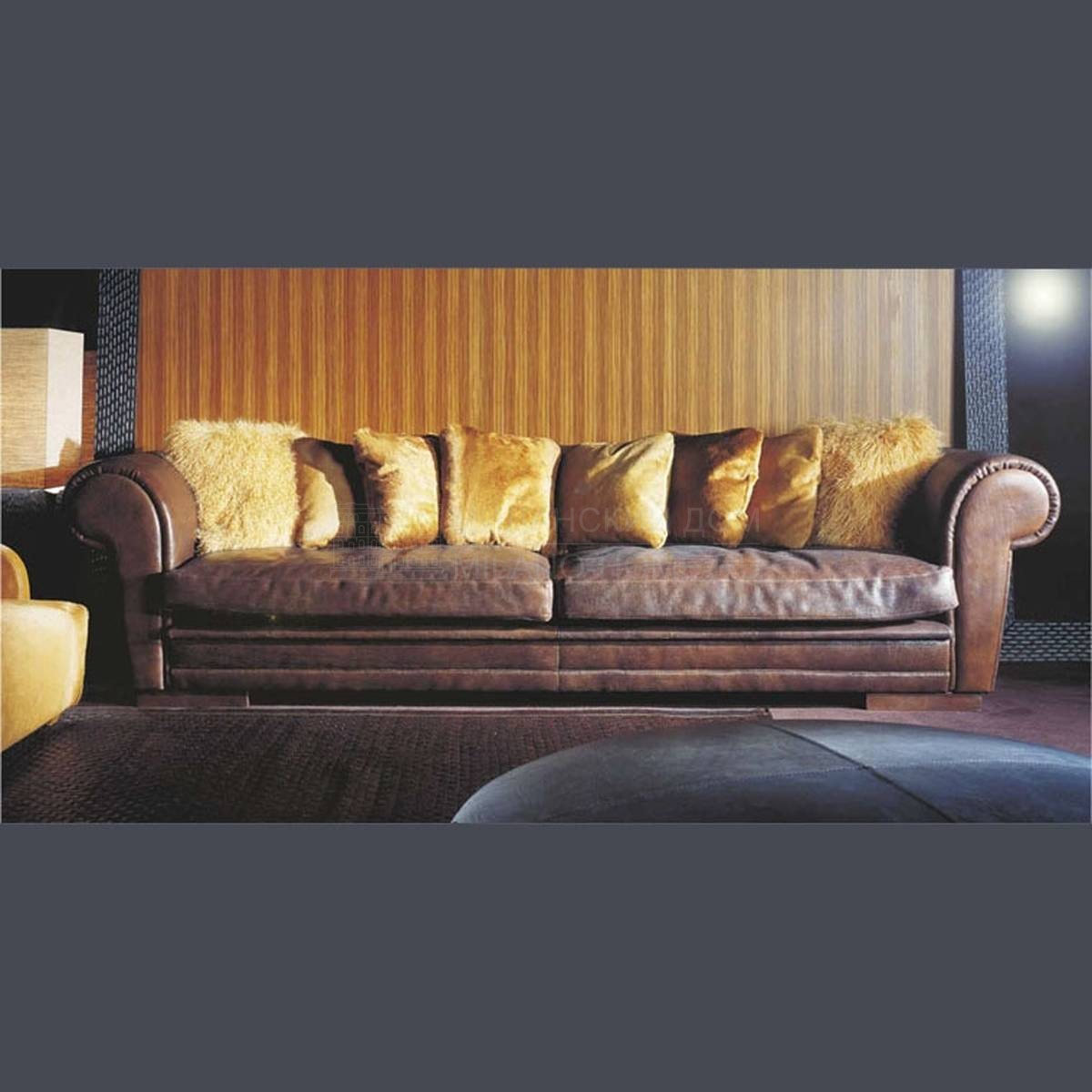 Прямой диван Kamal Sofa из Италии фабрики ULIVI
