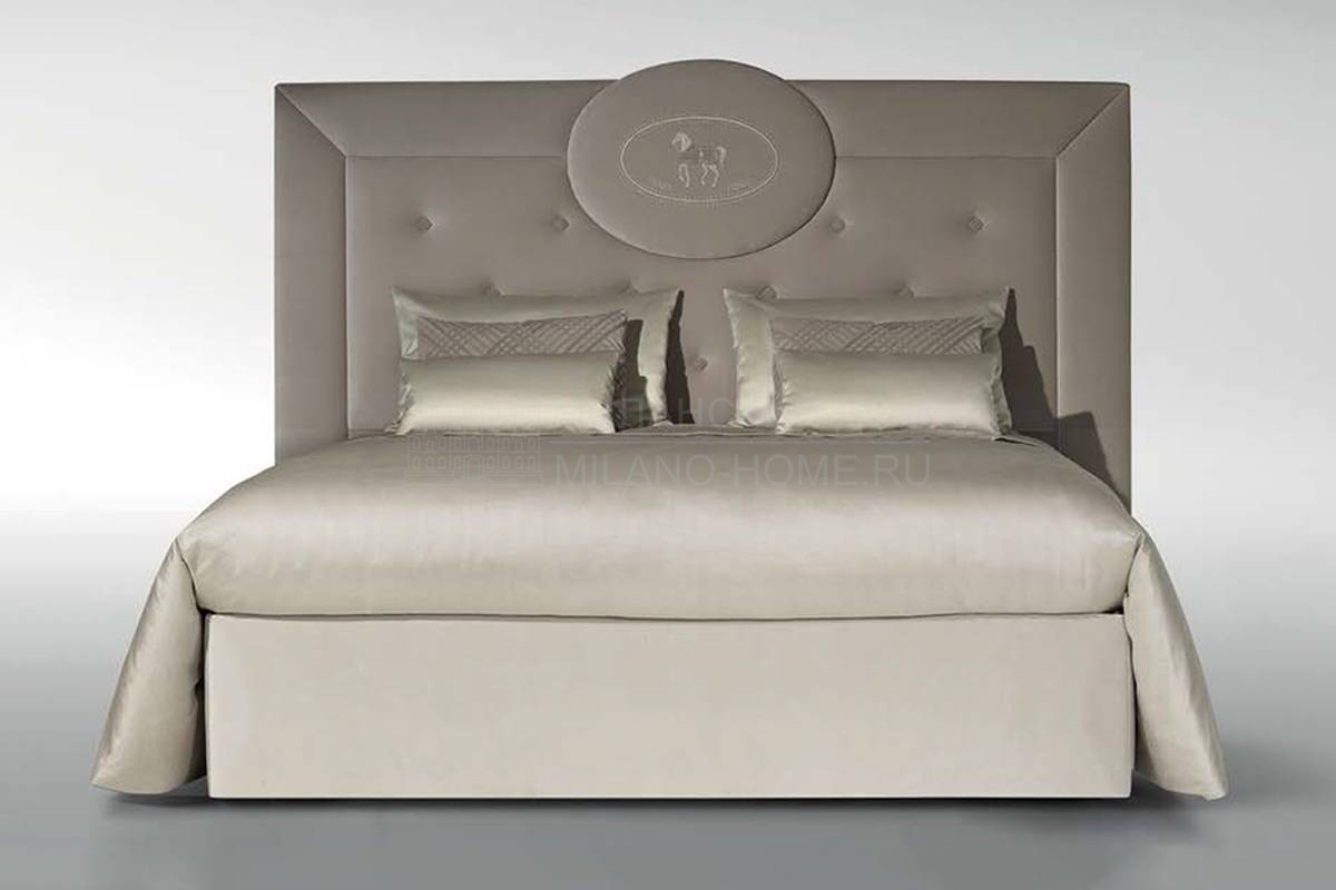 Кровать с мягким изголовьем Cameo из Италии фабрики FENDI Casa