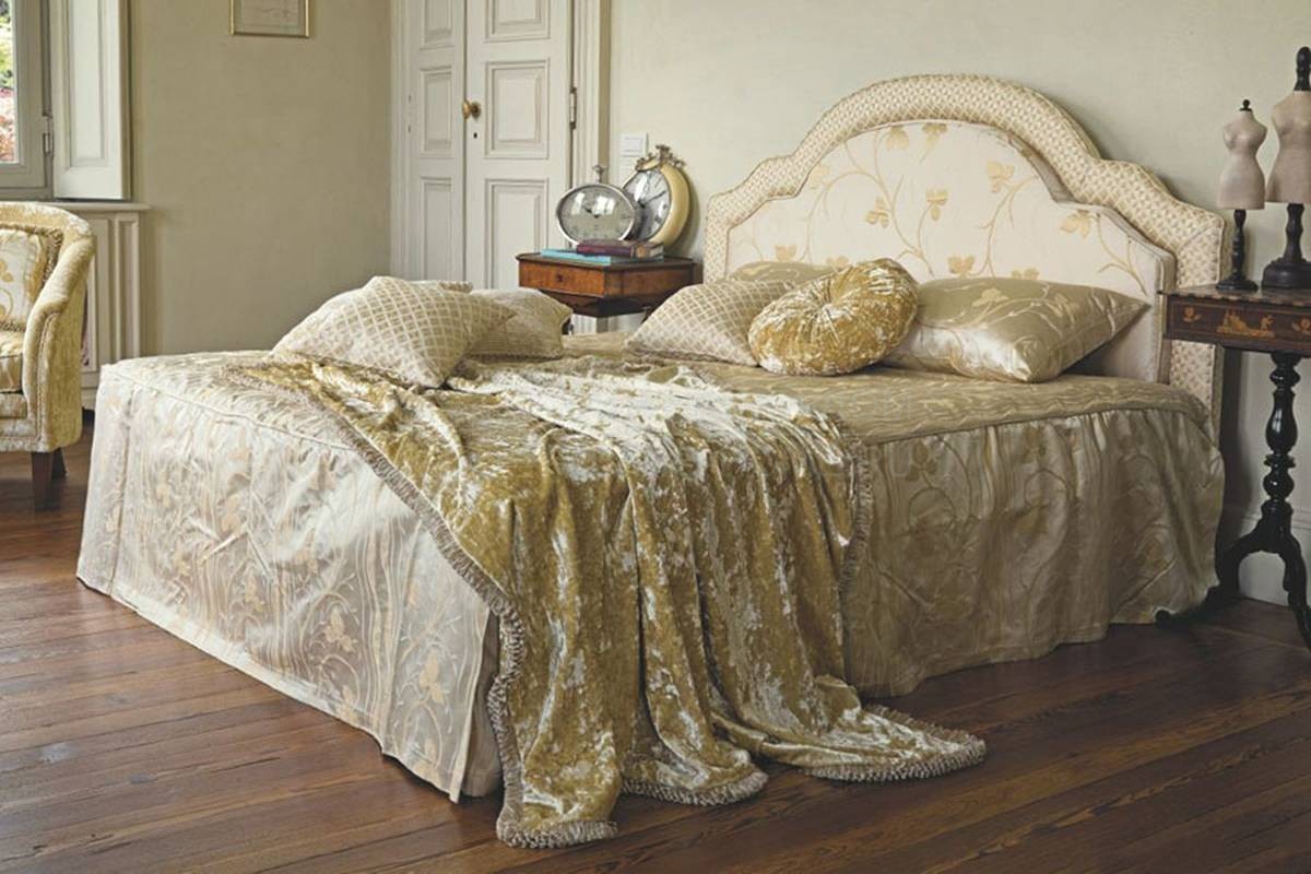 Кровать с мягким изголовьем Flora (bedhead) из Италии фабрики PIGOLI