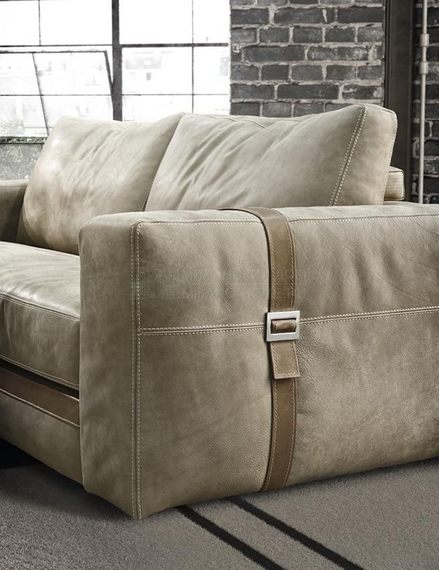 Кожаное кресло Richmond armchair из Италии фабрики GAMMA ARREDAMENTI