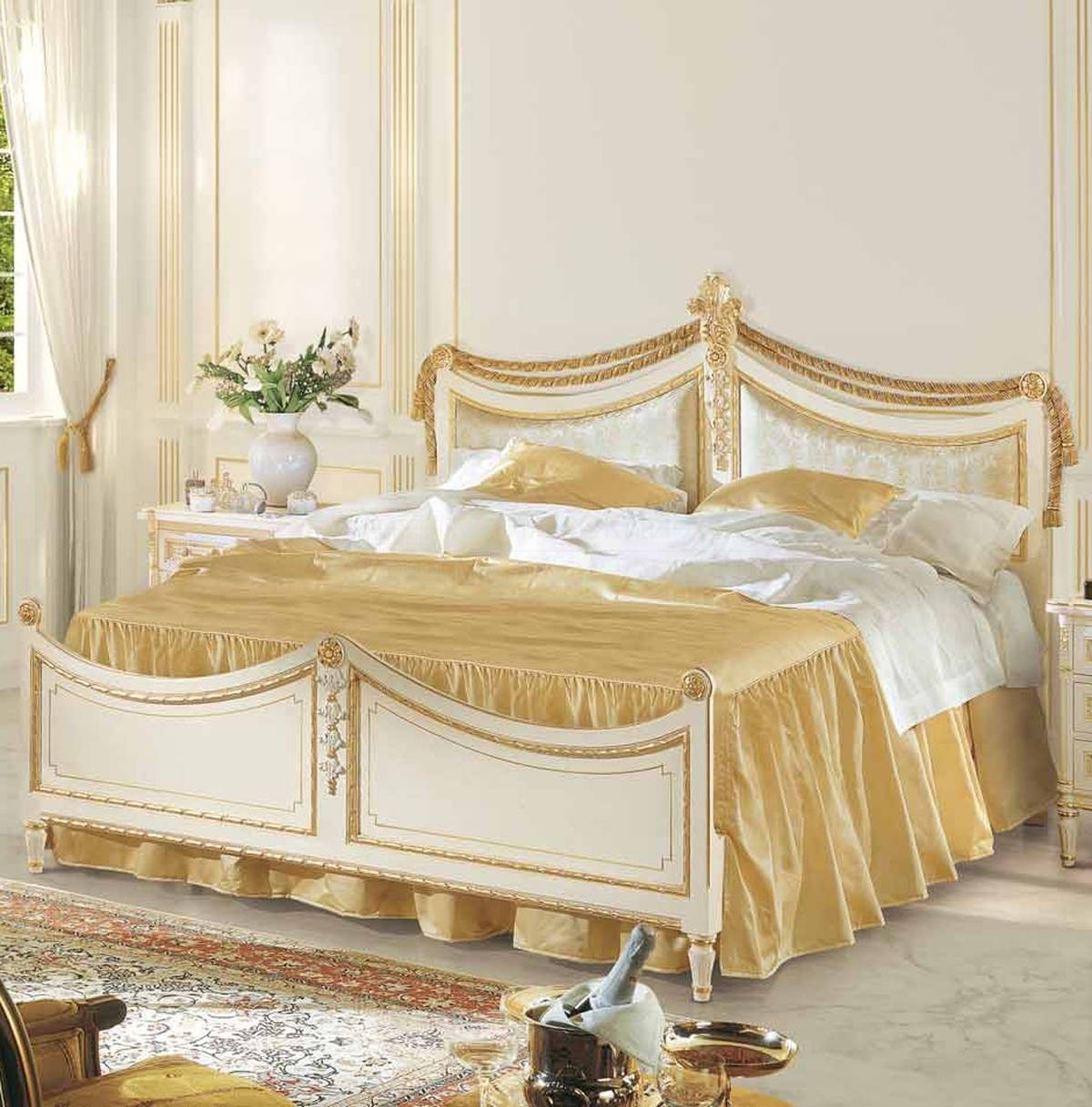 Кровать с деревянным изголовьем  Chopin/7600-21 из Италии фабрики ANGELO CAPPELLINI 