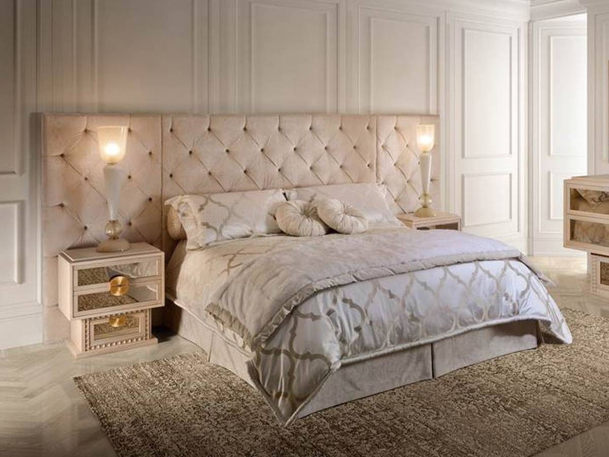 Кровать с мягким изголовьем Bellavita TRINITY art. 1132FA5 из Италии фабрики HALLEY