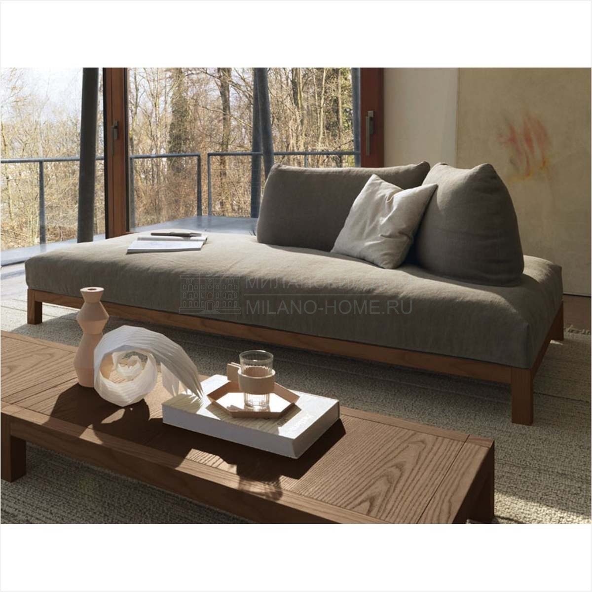 Прямой диван Haneda sofa из Италии фабрики DESIREE