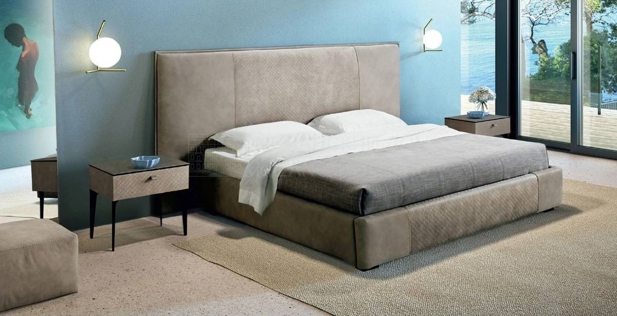Кожаная кровать Aston alto night bed из Италии фабрики GAMMA ARREDAMENTI