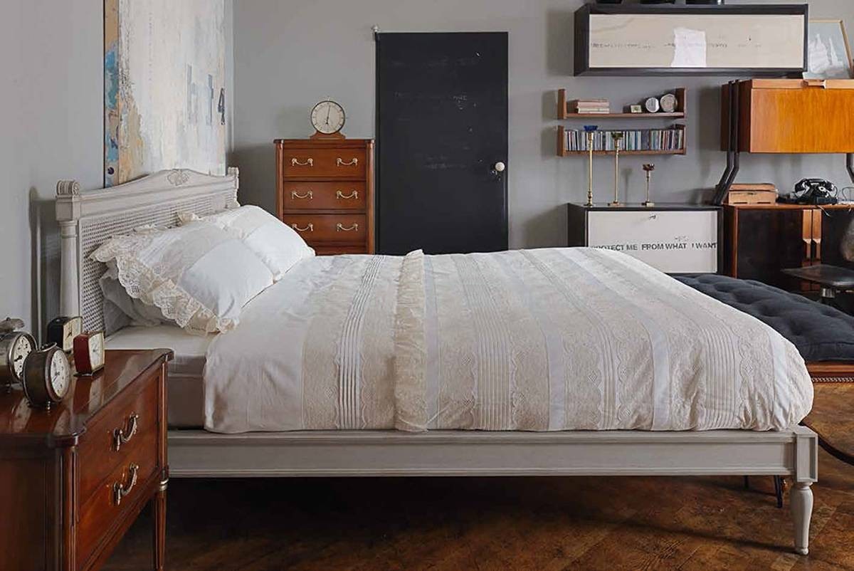 Кровать с деревянным изголовьем art. 7839 из Италия фабрики SALDA