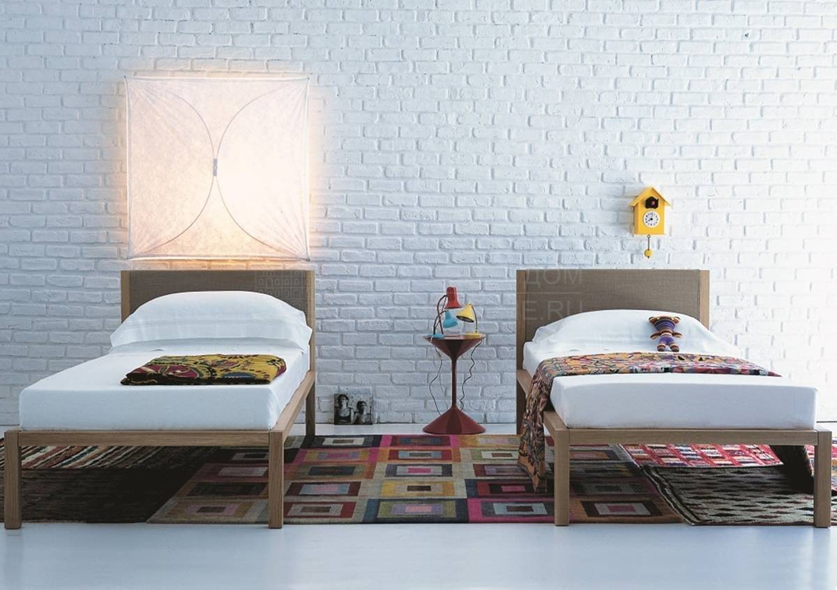 Кровать с деревянным изголовьем Unanotte bed из Италии фабрики ZANOTTA