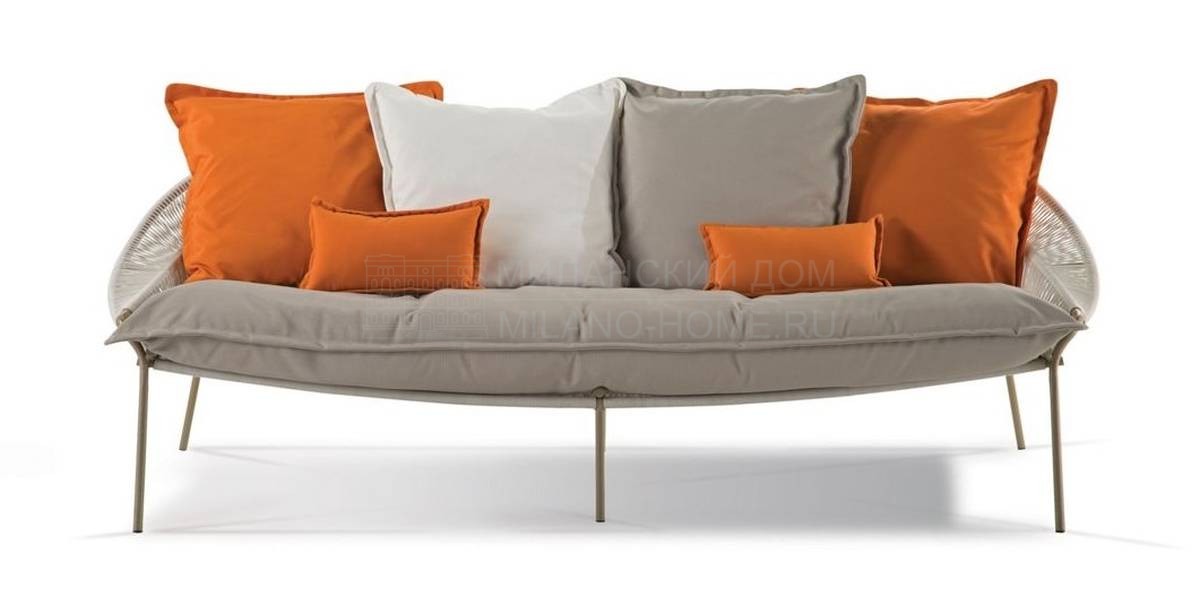 Прямой диван Traveler outdoor 3-seat sofa из Франции фабрики ROCHE BOBOIS