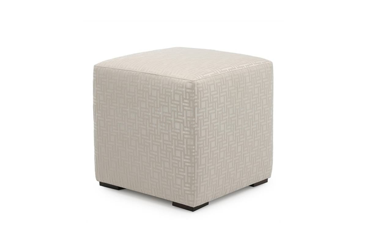 Банкетка или Пуф Yoko cube из Великобритании фабрики THE SOFA & CHAIR Company