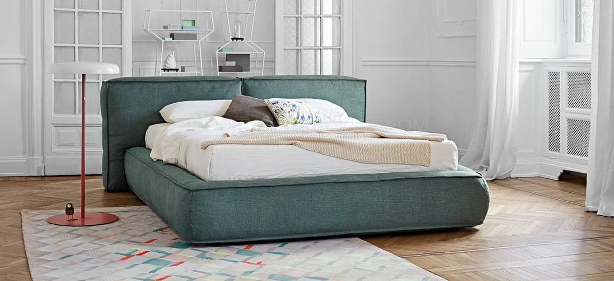 Кровать с мягким изголовьем Fluff bed из Италии фабрики BONALDO