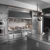 Кухня с островом Polished chrome kitchen