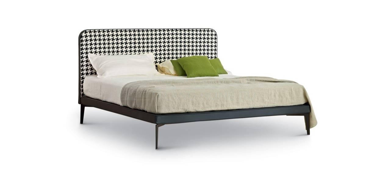 Кровать с мягким изголовьем Suite bed из Италии фабрики ARFLEX