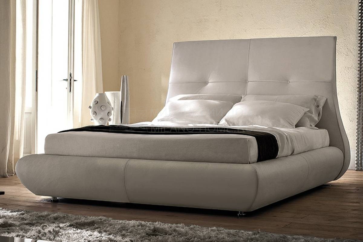 Кровать с мягким изголовьем Matisse из Италии фабрики CATTELAN ITALIA