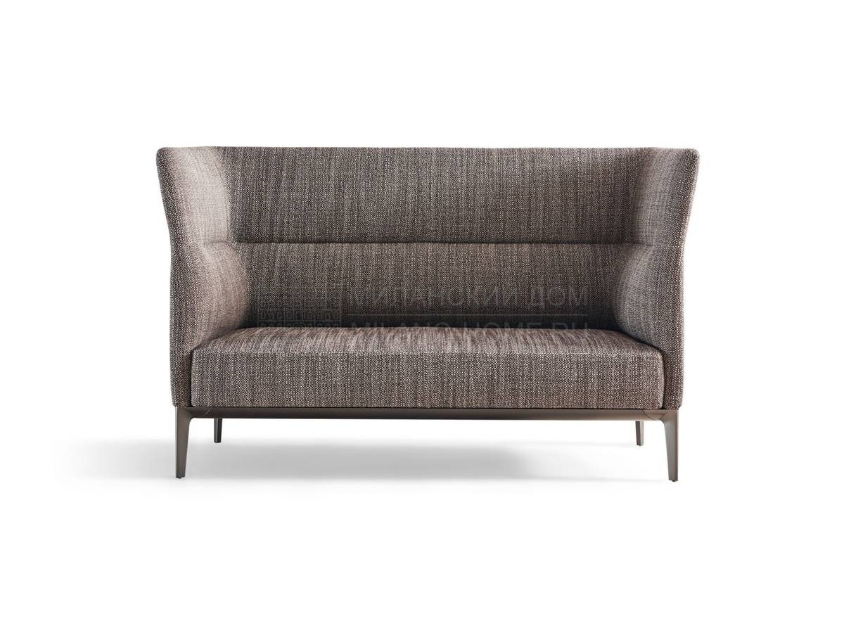 Прямой диван Camden sofa из Италии фабрики MOLTENI