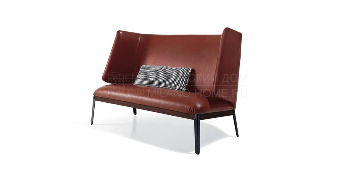 Прямой диван Hug love seat low version leather из Италии фабрики ARFLEX