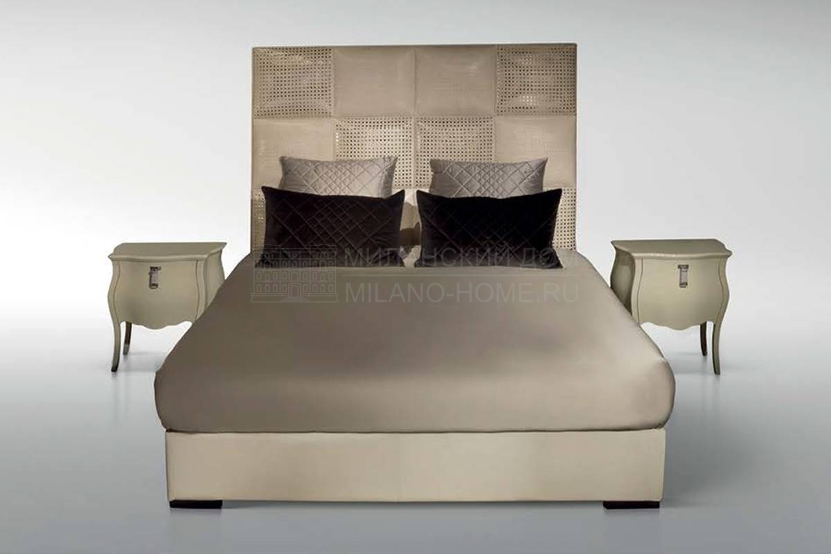Кровать с мягким изголовьем Diamante La Mamounia & Vienna  из Италии фабрики FENDI Casa