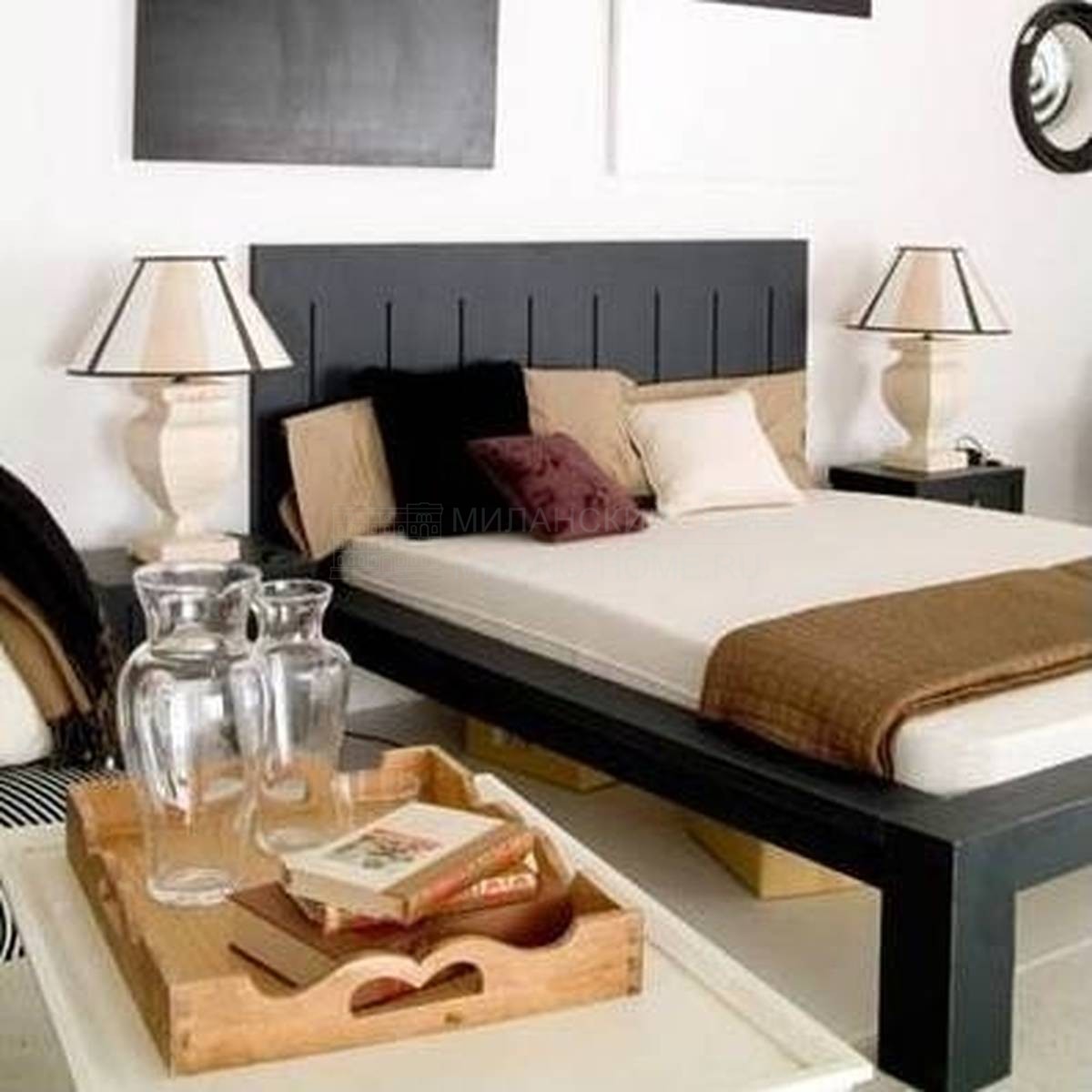 Кровать с деревянным изголовьем DO-476 bed из Испании фабрики GUADARTE