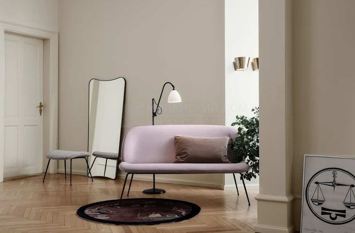 Прямой диван Beetle sofa из Дании фабрики GUBI