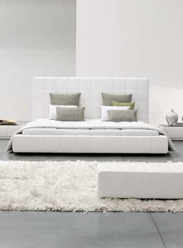 Кровать с мягким изголовьем Squaring high bed из Италии фабрики BONALDO Кровать с мягким изголовьем Squaring high bed из Италии фабрики BONALDO