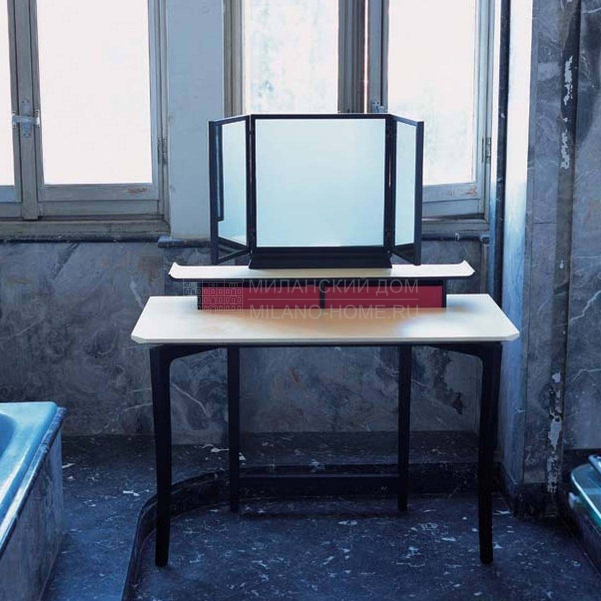 Туалетный столик Shogun 2/ table из Италии фабрики FLEXFORM Туалетный столик Shogun 2/ table из Италии фабрики FLEXFORM