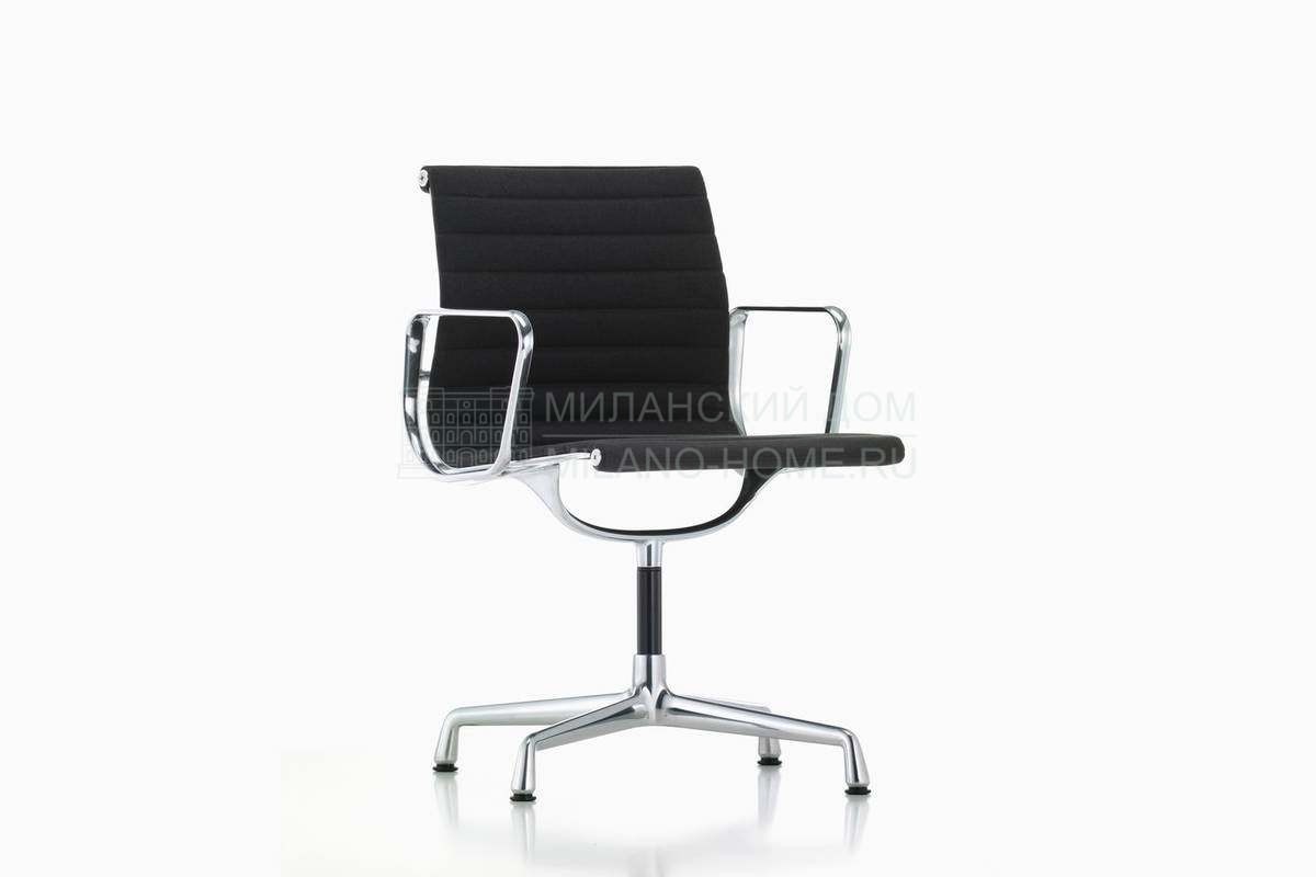 Кожаное кресло Aluminium Chair / art.EA105/107 из Швейцарии фабрики VITRA Кожаное кресло Aluminium Chair / art.EA105/107 из Швейцарии фабрики VITRA