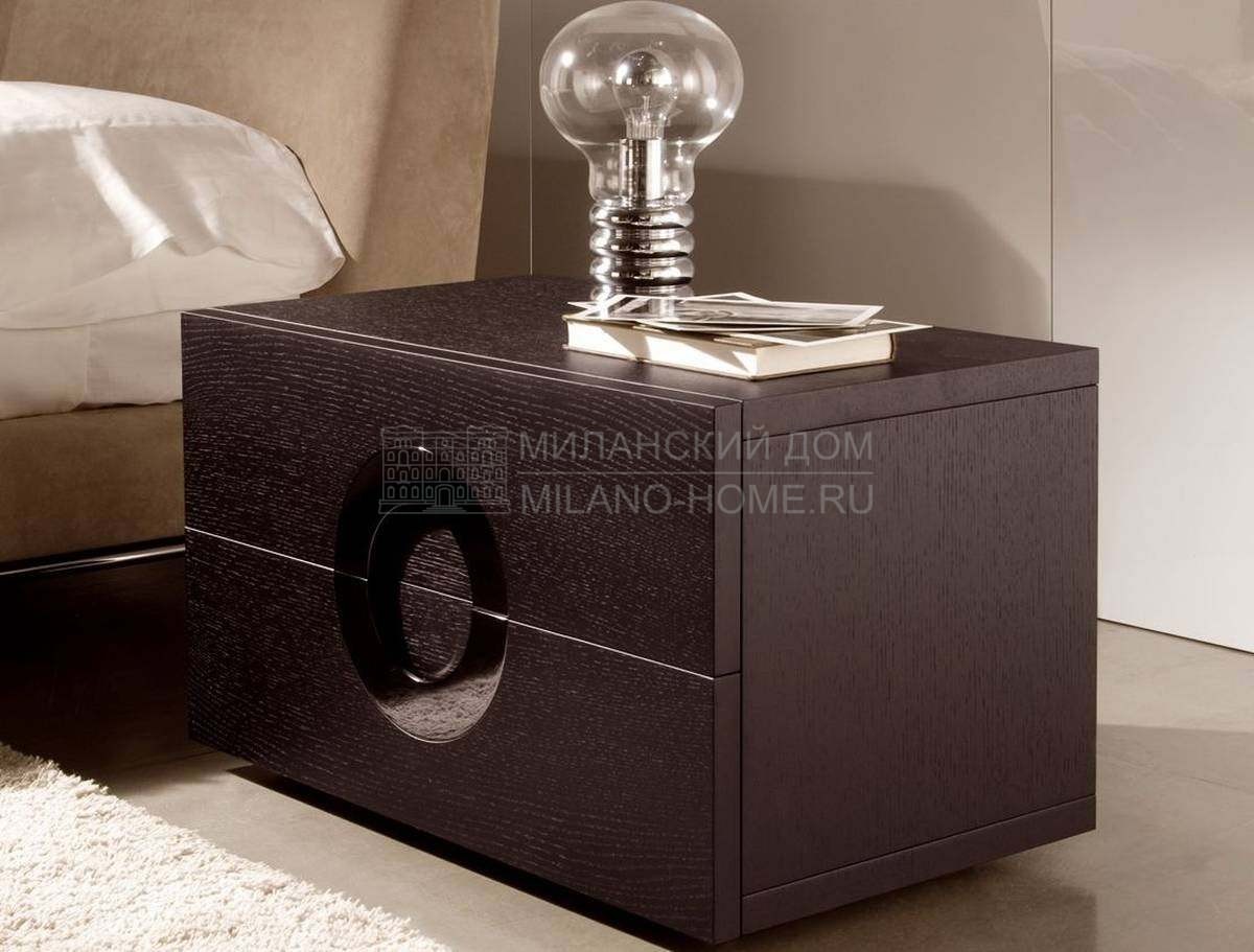 Тумбочка Archipenko nightstand из Италии фабрики MINOTTI Тумбочка Archipenko nightstand из Италии фабрики MINOTTI