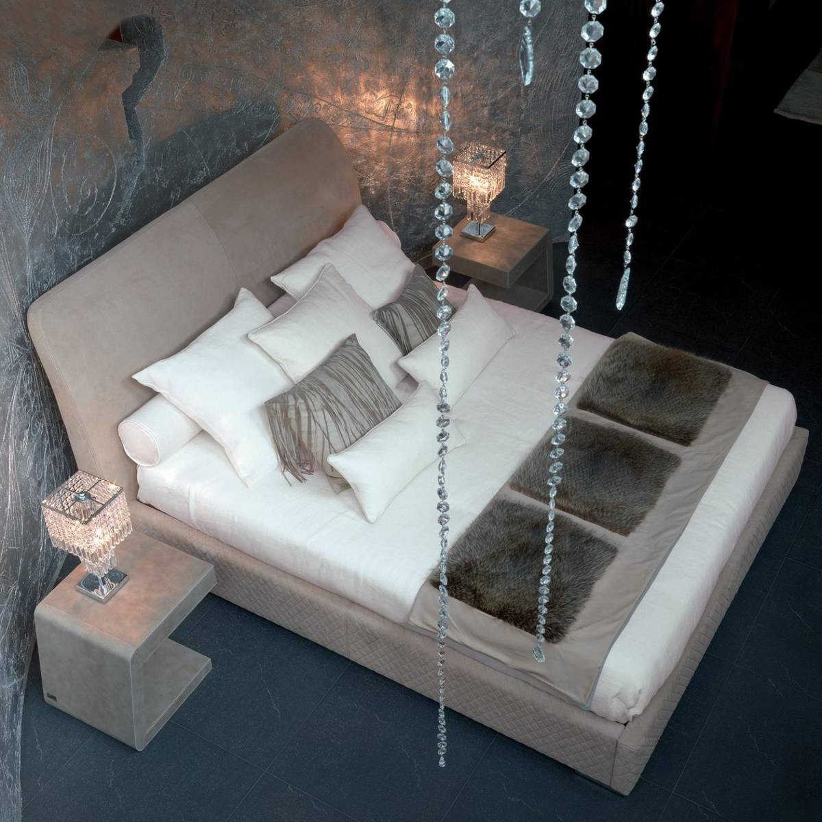 Кровать с мягким изголовьем Chloe/W111 из Италии фабрики RUGIANO